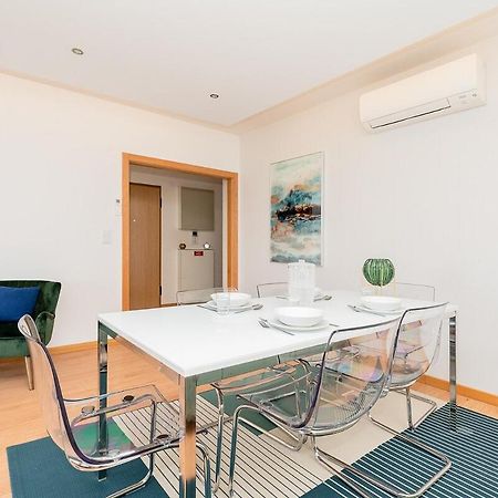 Modern Deco Apartment With Balcony Lisbon Exterior photo